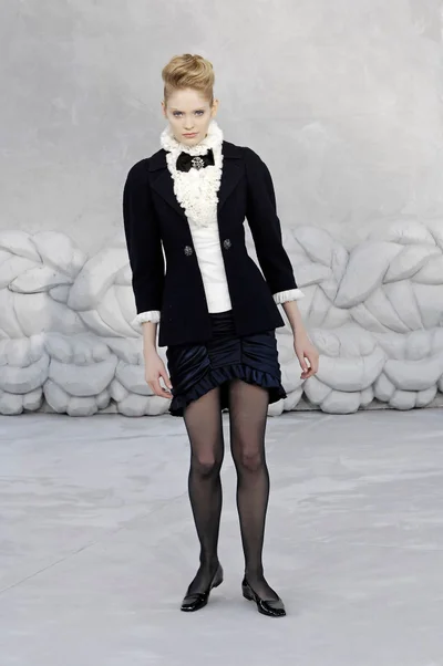 Look 18